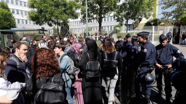 France: Students face off with police at University blockade