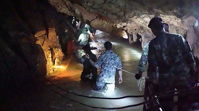 Rescue divers progress in search for missing Thai kids