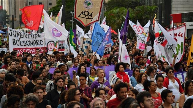 Brazil: Thousands march against Bolsonaro in Sao Paulo