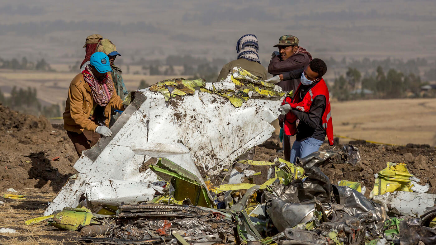 Financial Press: Boeing Should Charge Passengers Extra Not to Crash