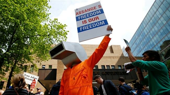 Protesters demand Assange release as extradition hearing starts