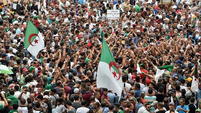 Thousands protest in Algiers despite tight security