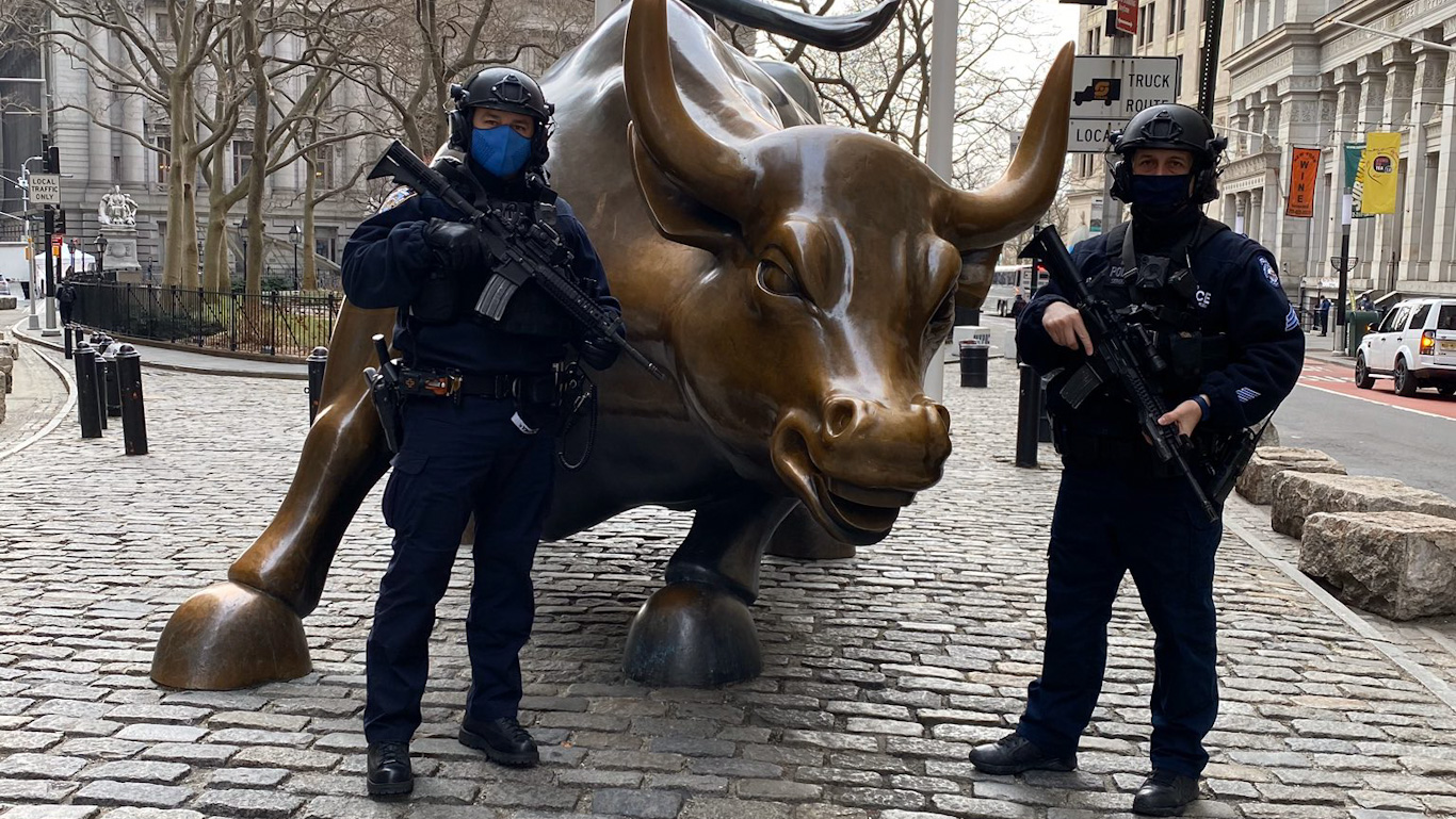 NYPD Deploys Counter Terrorism Unit To Protect Wall Street in Response To Gamestop Protests
