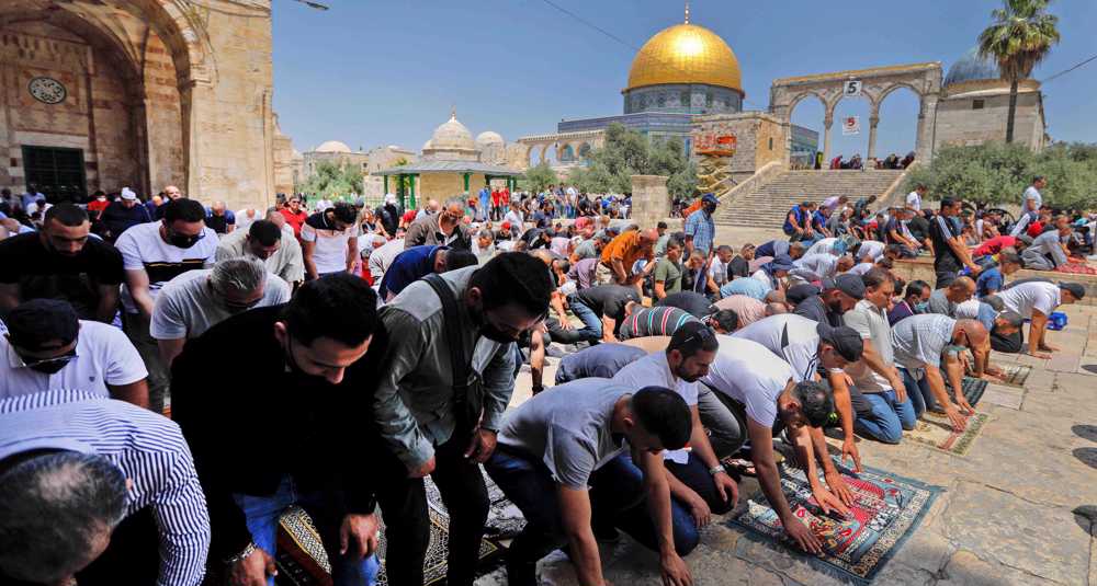 palestinian-demonstrators-urge-hamas-to-hit-israel